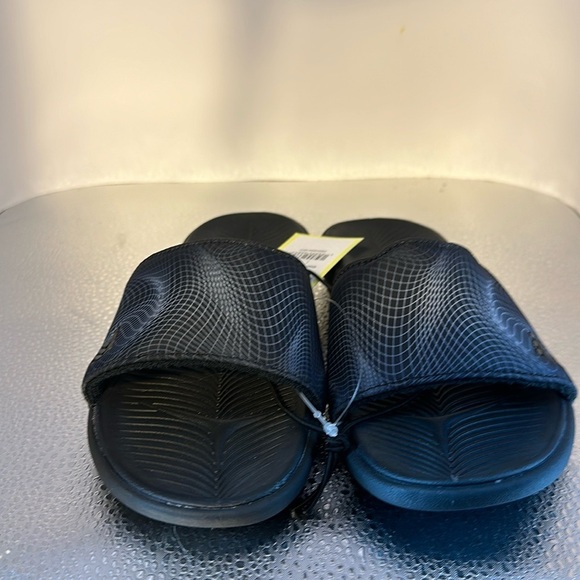 All in motion, children’s new tags size one pair of slip on sandals.​ - Picture 1 of 9